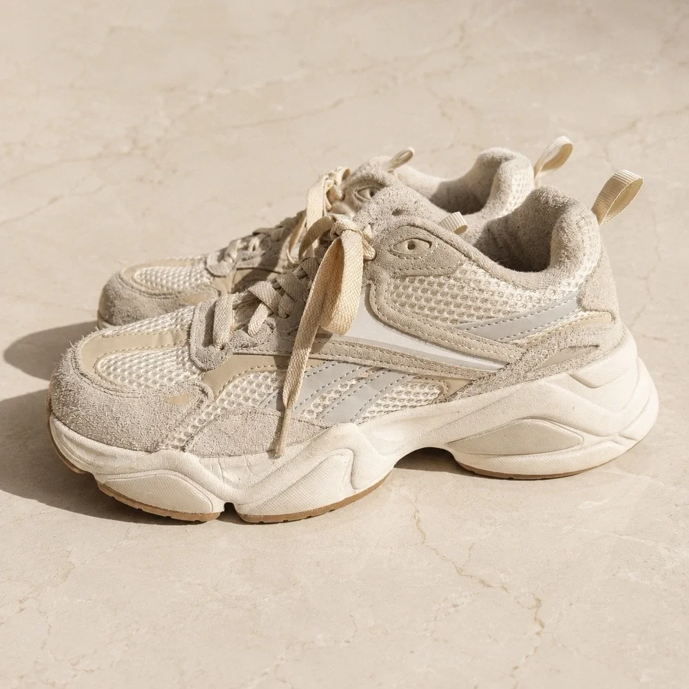 Reebok Women's 10 Cream Beige Suede Mesh Chunky Retro Sneakers Gum Sole